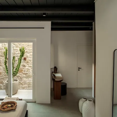 Amnos Mykonos - A Blue Eye Collection كالافاتيس